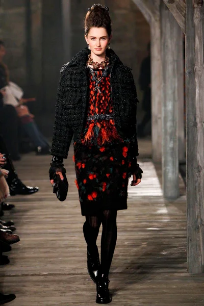 Look 28